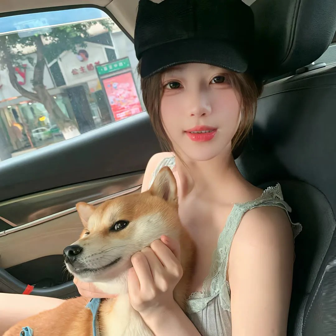 挥著翅膀的女孩